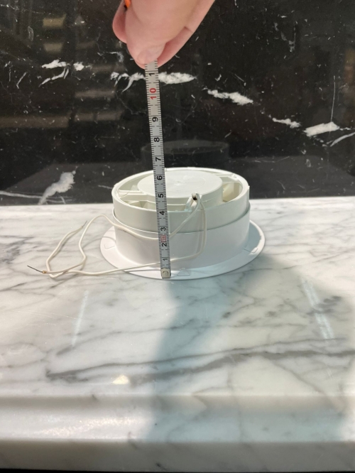 Диффузор на магнитах с вентилятором для потолков ТД125 черно-белый 125 мм